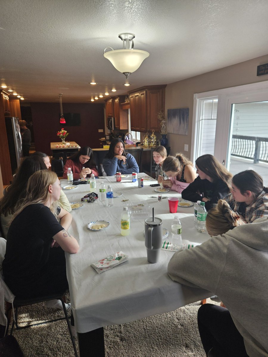 JWCCBlazersWBB's tweet image. Thanks Julie Ross for hosting us and letting us decorate some cookies