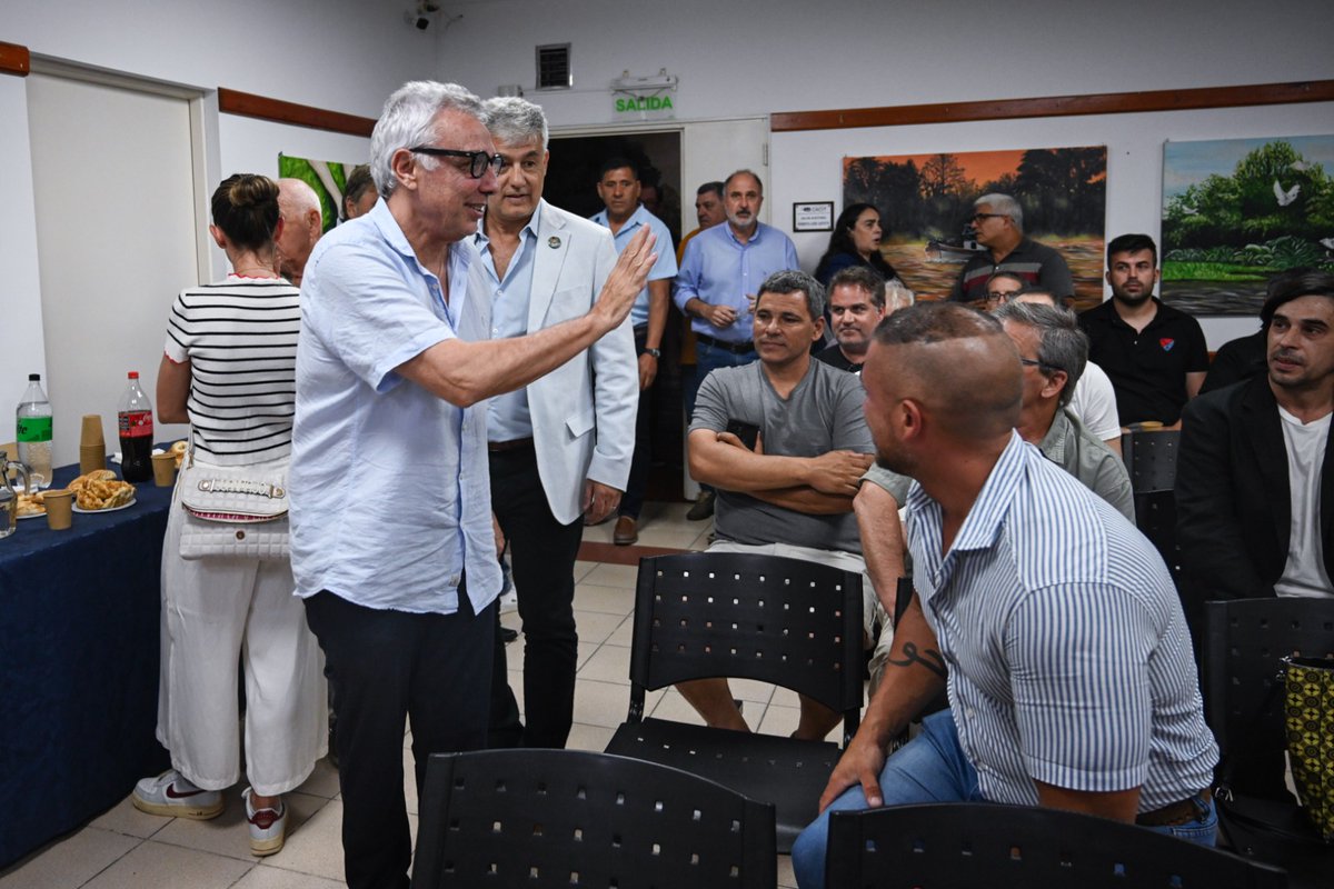 ZamoraJulio's tweet photo. Me reuní con los integrantes de la Cámara Comercial e Industrial de Tigre (CACIT) con el objetivo de debatir sobre el proyecto municipal de ordenanza de limitación de altura y la evolución urbanística del distrito. ¡Gracias a todos y todas por participar! https://t.co/bJ7Io6BAvZ