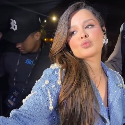 asiesquad's tweet photo. o prêmio “mais ativo” vai para: CELLA E LICE!!! 🏆🏆 @cellatuitaa @lovsdulcx #asiesawards https://t.co/3V24PRYscM