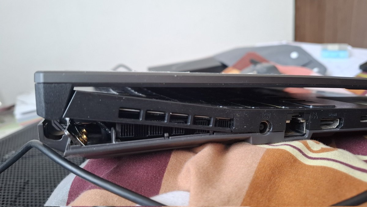 I just got home from con, but I have to delay art and commission works for awhile because my laptop needs repair🫠