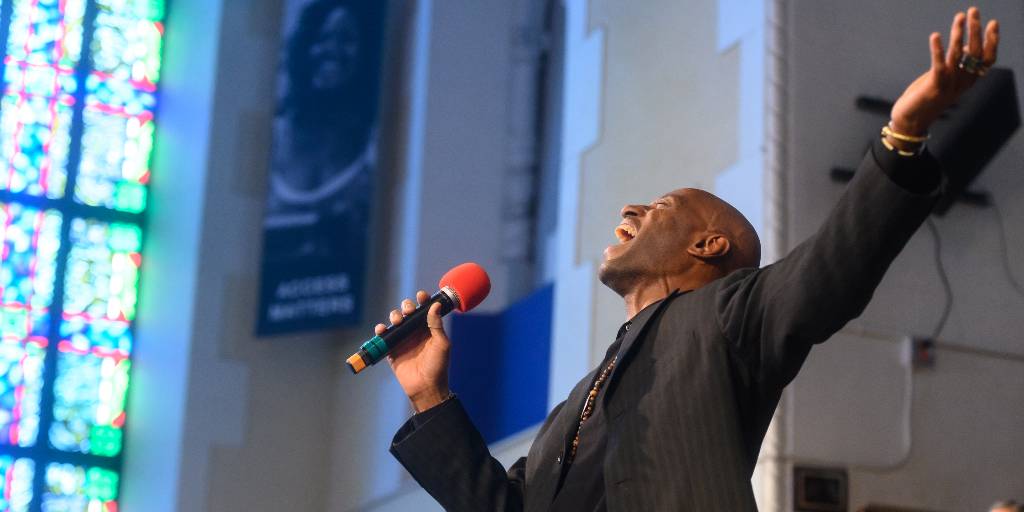 GlideChurch's tweet image. With heavy hearts, we share the passing of Vernon Bush, former Director of Music and longtime leader of the Glide Ensemble at Glide Memorial Church. His voice, love, and joy will always live on. Thank you, Vernon. We will always sing for you.