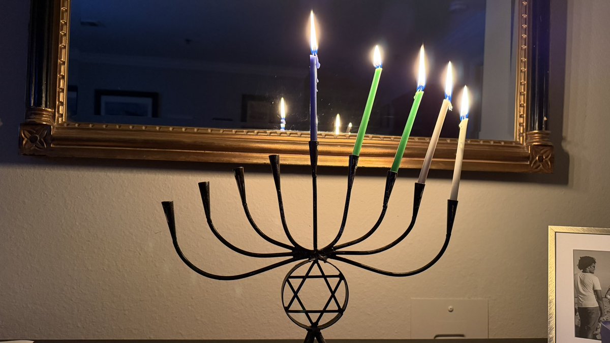 SethTaylor1991's tweet photo. Night 4 of my first Hanukkah—halfway to eight, and feeling grateful for the growing light. 🕎🕯️✨
#Hanukkah #HappyHanukkah #ChagSameach #FirstHanukkah #JewishJoy #FestivalOfLights #Menorah #HanukkahNights #LightInTheDarkness #Gratitude https://t.co/3gnWw2NUik