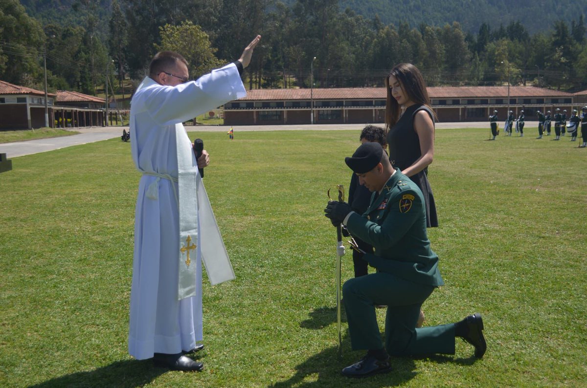 Ejercito_Div5's tweet photo. El mayor Giovanny Alejandro Franco Corredor, asumió como nuevo comandante del Gaula Militar Boyacá, reafirmando el compromiso del @COL_EJERCITO en la lucha contra la extorsión y el secuestro. Invitamos a denunciar a la línea gratuita 147.

#PrimeraBrigada #Boyacá #PatriaHonorLealtad