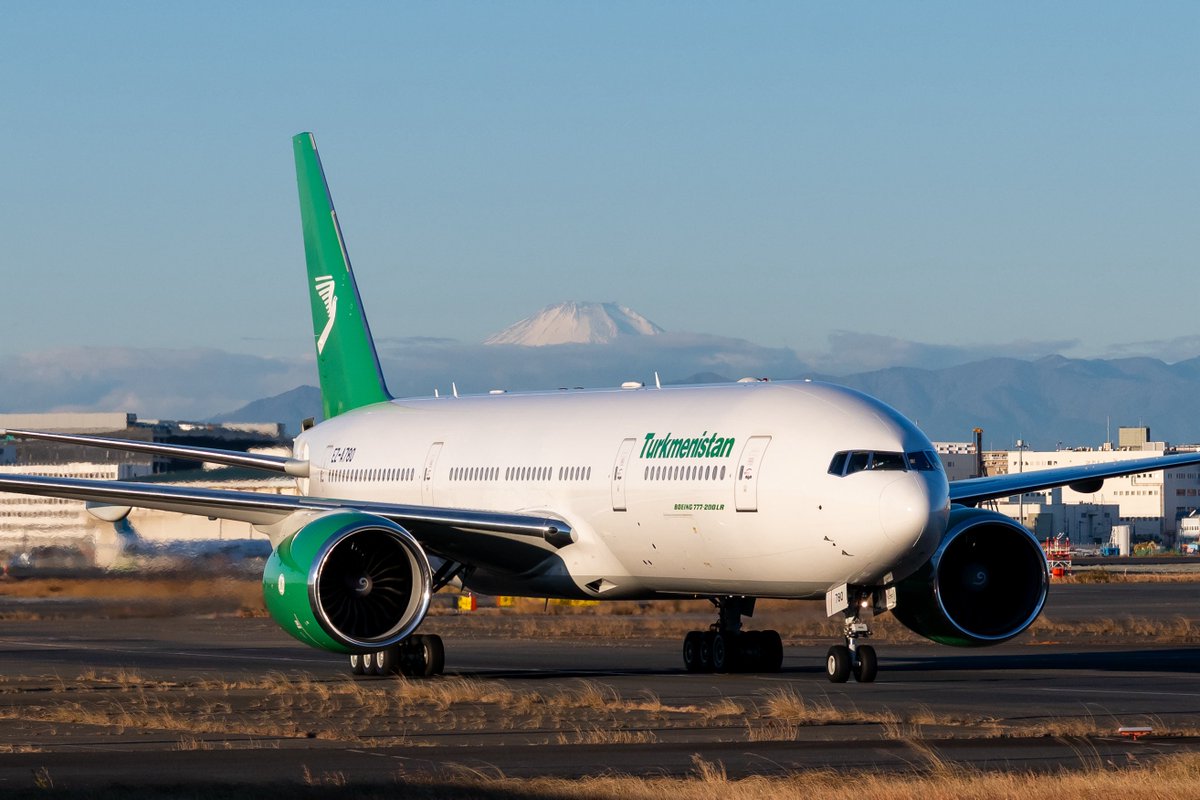 2025/12/18 HND/RJTT Turkmenistan Airlines Boeing 777-200(LR) EZ