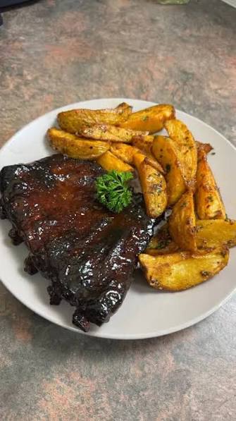 ChefGMDane's tweet image. Coming to Turnbuckles. The Abby Blake Special. Slow smoked rack of ribs with rosemary, garlic, and cayenne pepper seasoned potato wedges.

Named after the greatness of @AbbyRingBlaker. 

Turnbuckles will be opening in January!