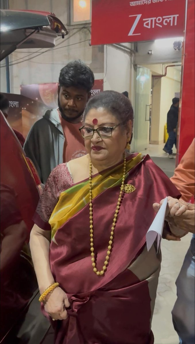 CineBuff2003's tweet image. আজ “দিদি NO 1”-এ ‘প্রজাপতি ২’-এর প্রোমোশনে উপস্থিত পুরো টিম 
#Projapoti2 #Dev #IdhikaPaul #AvijitSen #JotirmoyeeKundu #fblifestyle