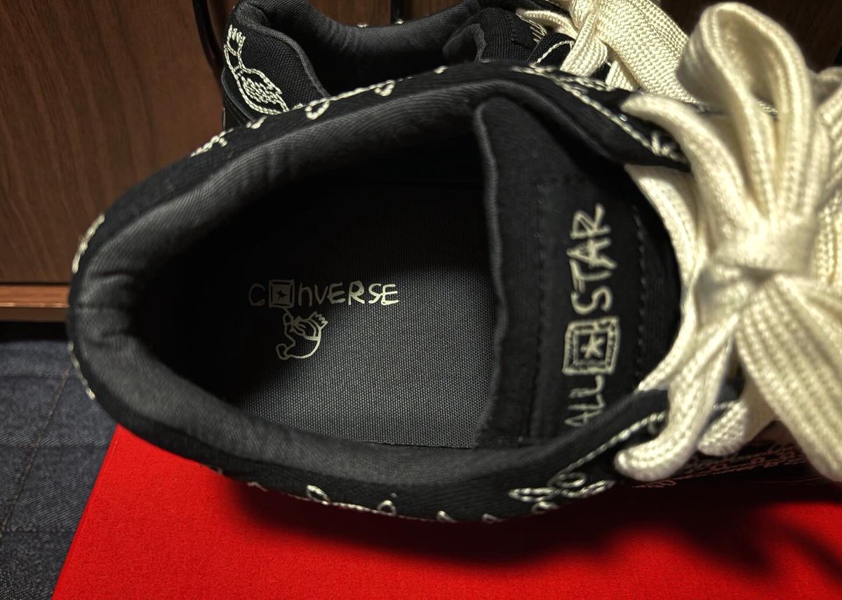 Hatch____'s tweet photo. 先日初陣きめたスニーカー。良い。
#CONVERSE
#ALLSTARBOARDERSTAROX
#SHINYAKOZUKA https://t.co/XhsQrUPr3w