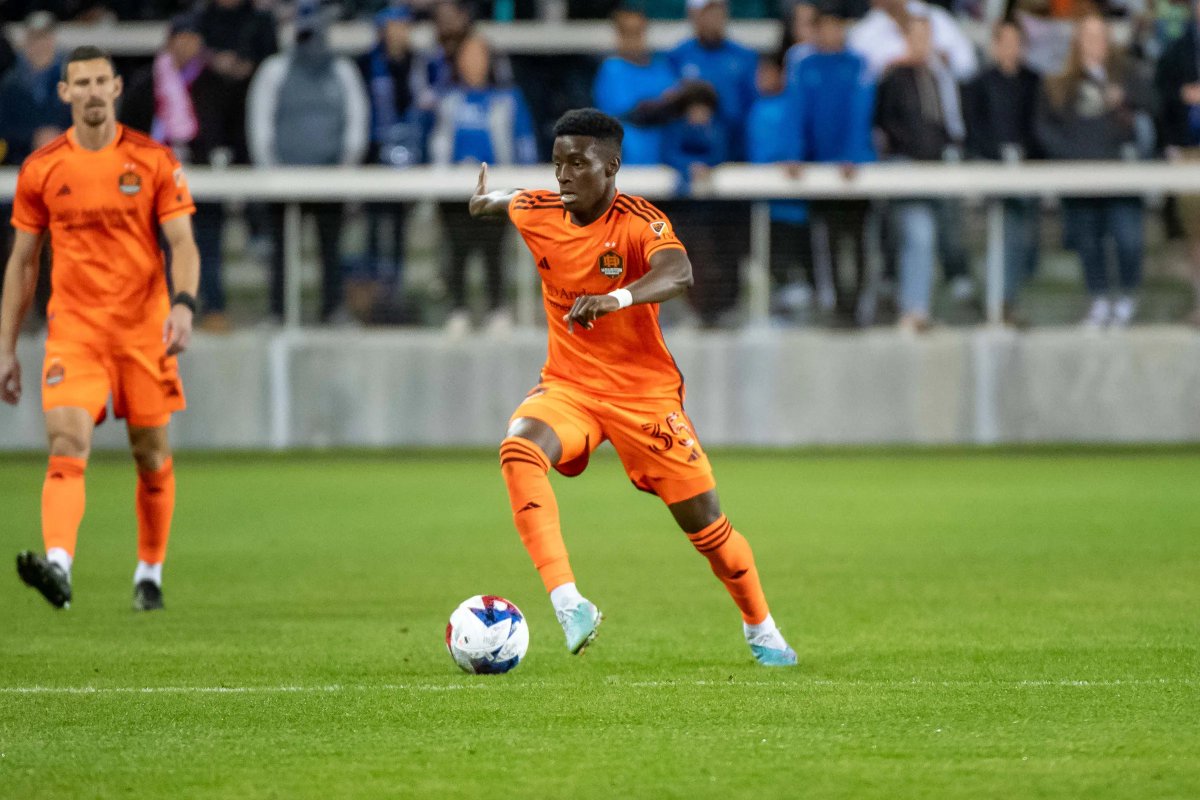 tombogert's tweet image. 🇺🇸 Sources: New England Revolution finalizing a deal to acquire USYNT midfielder Brooklyn Raines in a trade with the Houston Dynamo

Raines, 20, has made 61 first team apps with HOU. Contract was set to expire next winter

Reunites with former U.S. U-20 head coach Marko Mitrovic