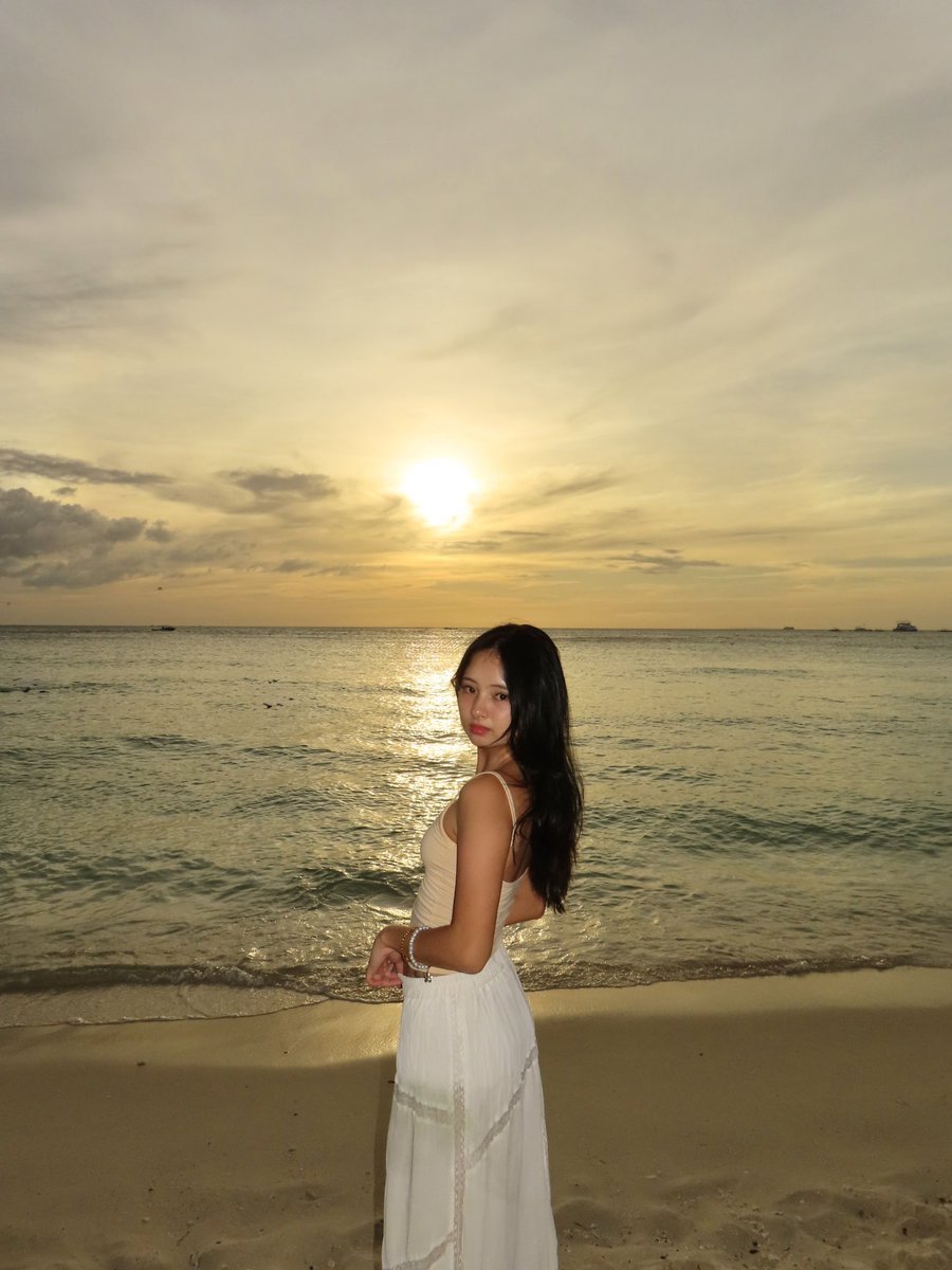 kariusandra's tweet photo. “Magsasayaw tayo para makaalala ka…” #wavesofmemories 🐚 https://t.co/WYwAEAfEsb