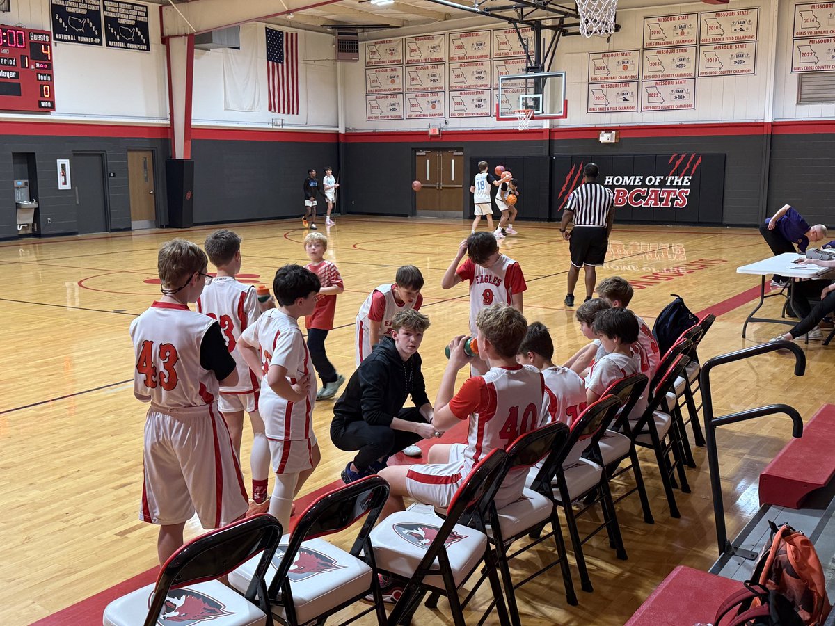 JrEaglesBasketball tweet media