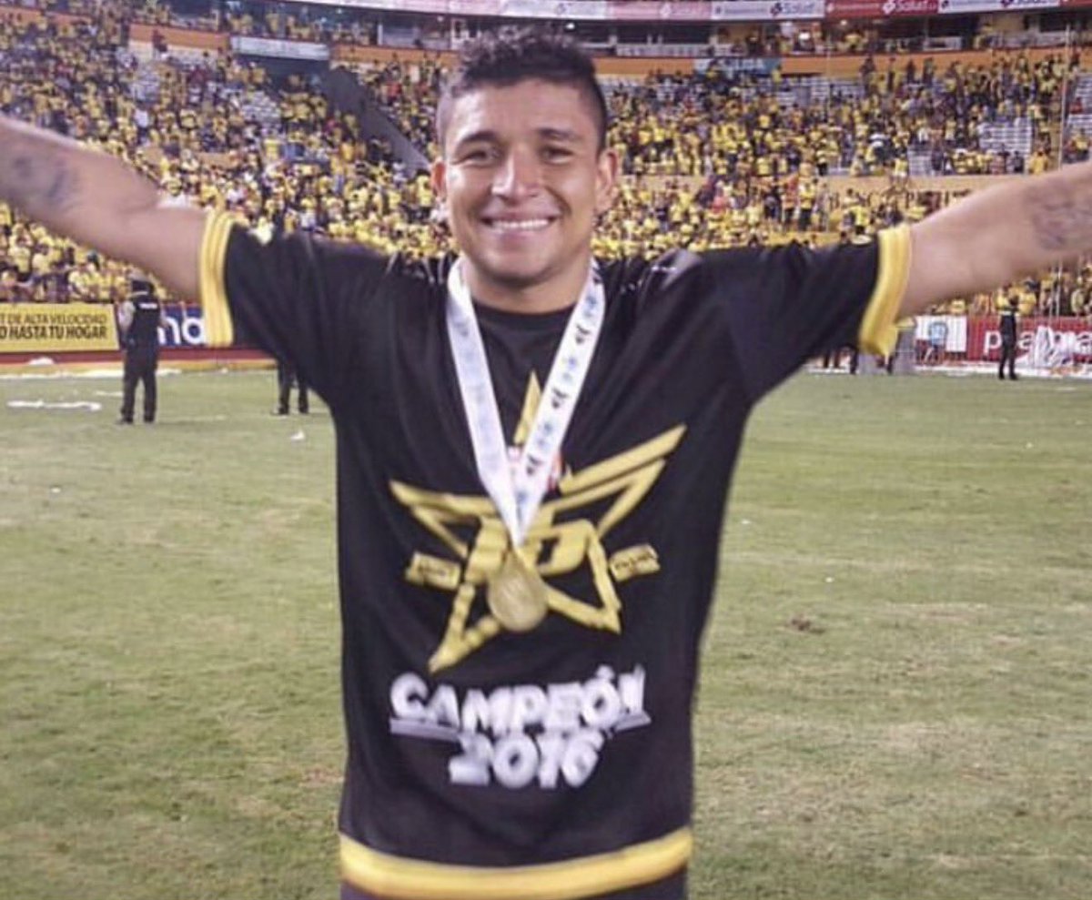 Sigo sin creerlo, qué desniveles de emociones, que golpe más duro. Parece mentira. 

Dejaste una huella imborrable en BSC. 

Que en paz descanses, Marito. 🙏🏻