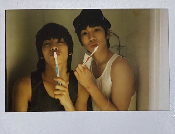 missyou5hinee's tweet photo. only warm hugs today for these two precious boys 🩵 https://t.co/SHzg1mxD5q