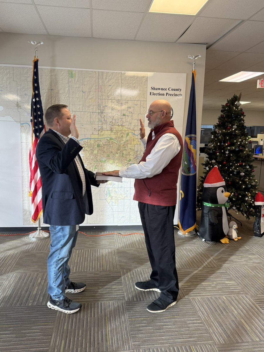 Swearing in ceremony for the great USD 345 School Board!  Proud representing district 5B along with our entire district!!  #SeamanStrong. Join with me in providing opportunities for our kids!