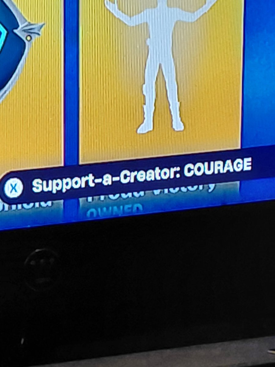 kylethebest1's tweet photo. Just bought the new icon bundle best 3000V bucks ever.@CouRageJD https://t.co/rGo3NWKjCG