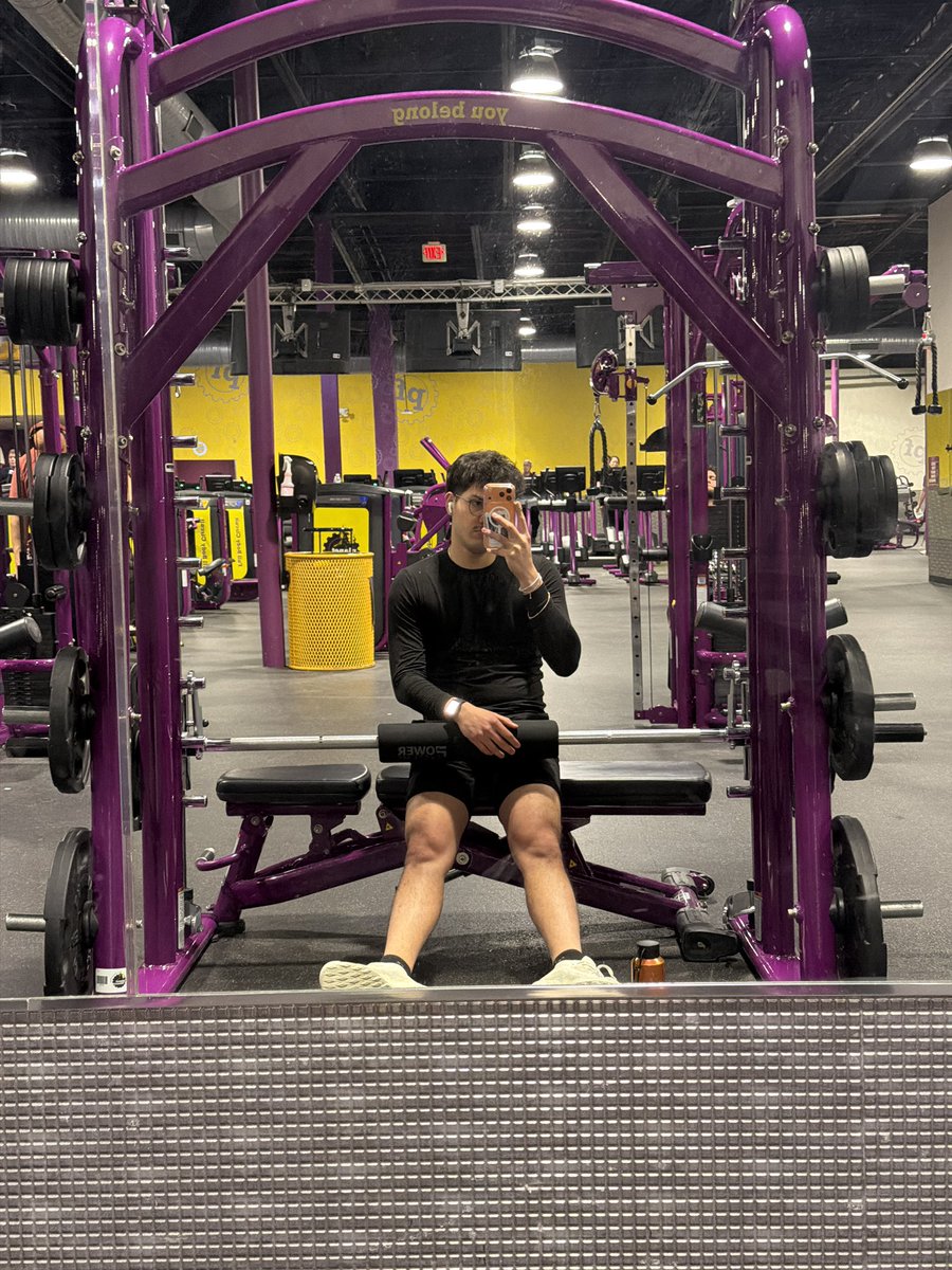 jorgevaslp's tweet image. Legs to the second exponent