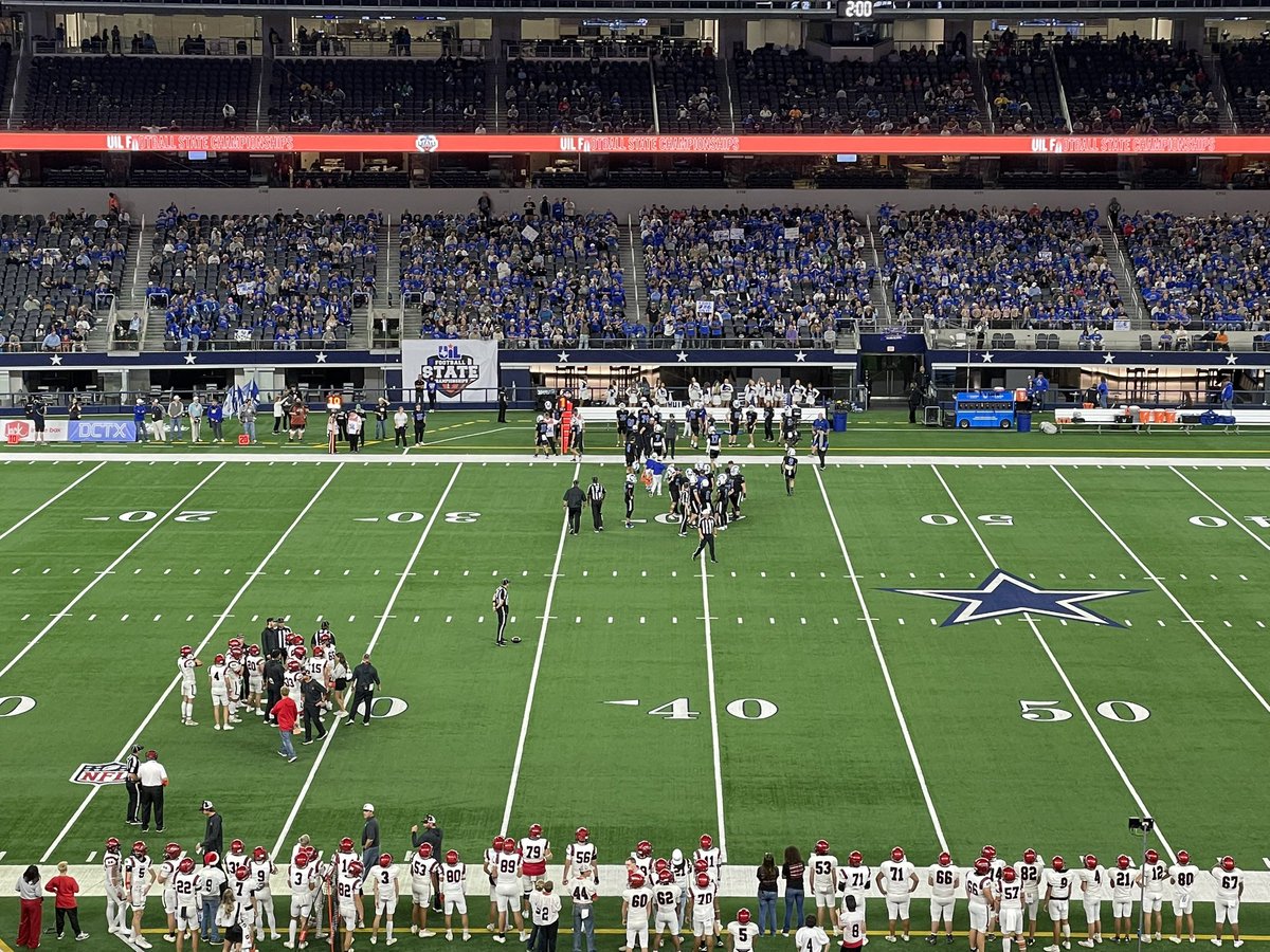 Pumped to kick off our week at #UILState with <a href="/IamSTANBACK/">Isaiah Stanback</a>. 

Hamilton leads Joaquin, 14-7, at the half in the 2A Division I title game. One team will win their first state championship! 

Check it out on <a href="/victoryplustv/">Victory+</a> for FREE. 

#txhsfb