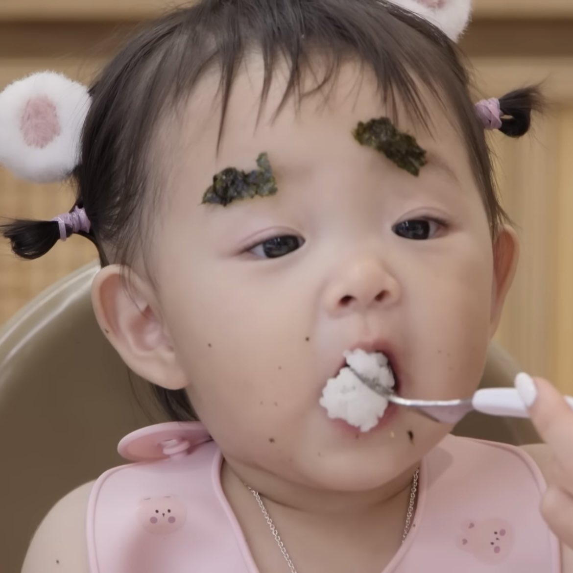 บมมี่ทำตามพินะ อ้าม .◜o◝ 

                                                                               ◜o◝