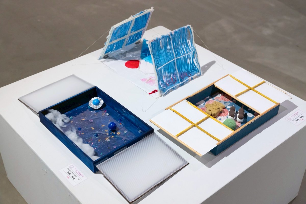 🟣🪟いよいよ明日閉幕！🪟🟢
第13回市原湖畔美術館子ども絵画展
「まどのむこう、きみのセカイ」12/28(日)まで
ゲストアーティスト：#原田郁
🔴lsm-ichihara.jp🔴