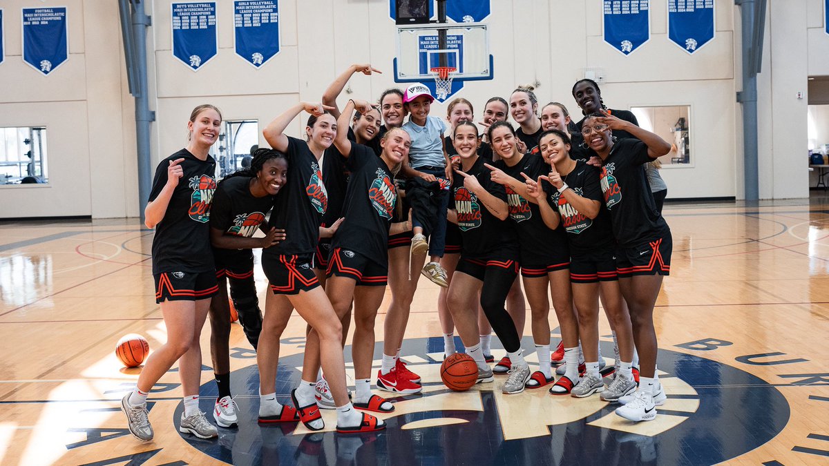 BeaverWBB's tweet photo. Inspire and serve 🙌

#GoBeavs x @SEABURYHALL https://t.co/E43dBSe7oS