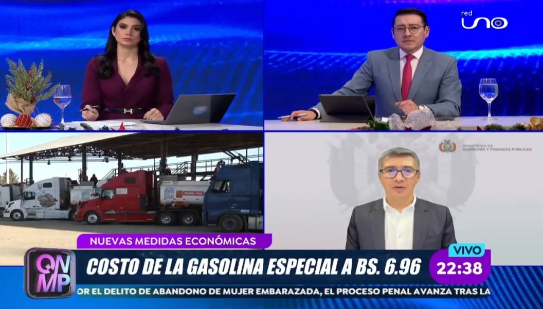 ClauSorucopress's tweet photo. Es oficial: la gasolina ya cuesta 6,96 y el Gobierno anuncia que no habrán precios diferenciados por sectores. El costo es uniforme. 
#Decreto https://t.co/5wqBEGSN4y