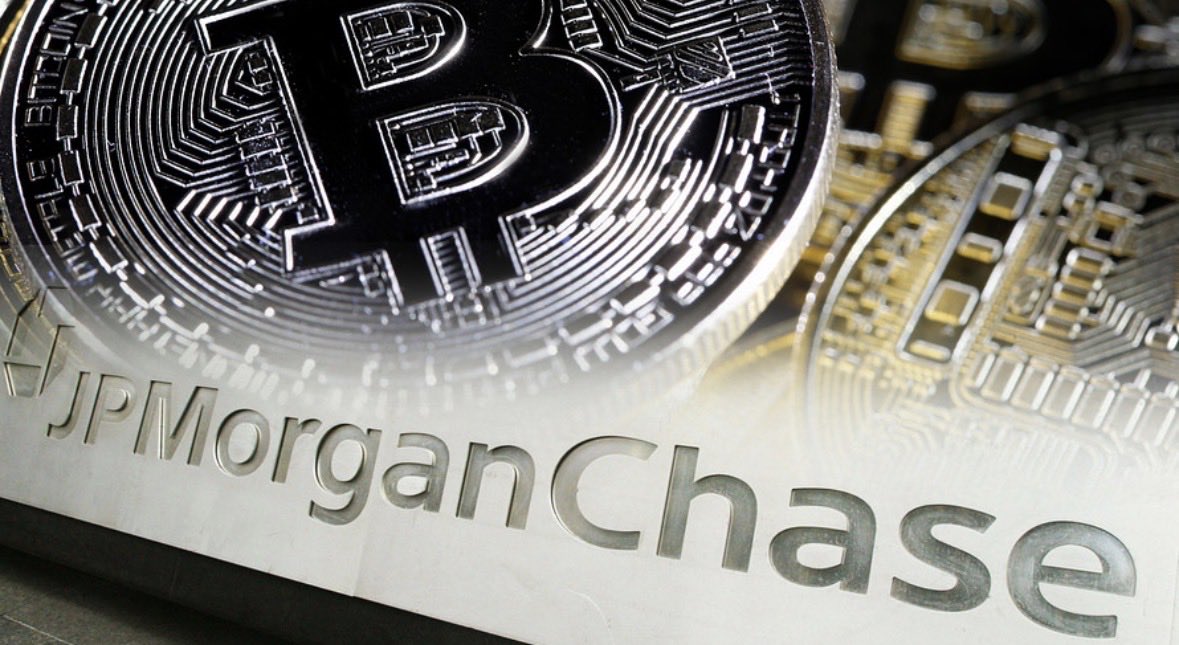 TRTalksReal's tweet image. 🚨$JPMorgan Chase has launched a tokenized
money market fund on #Ethereum
Wall Street isn't experimenting anymore it's deploying real products on public blockchains.