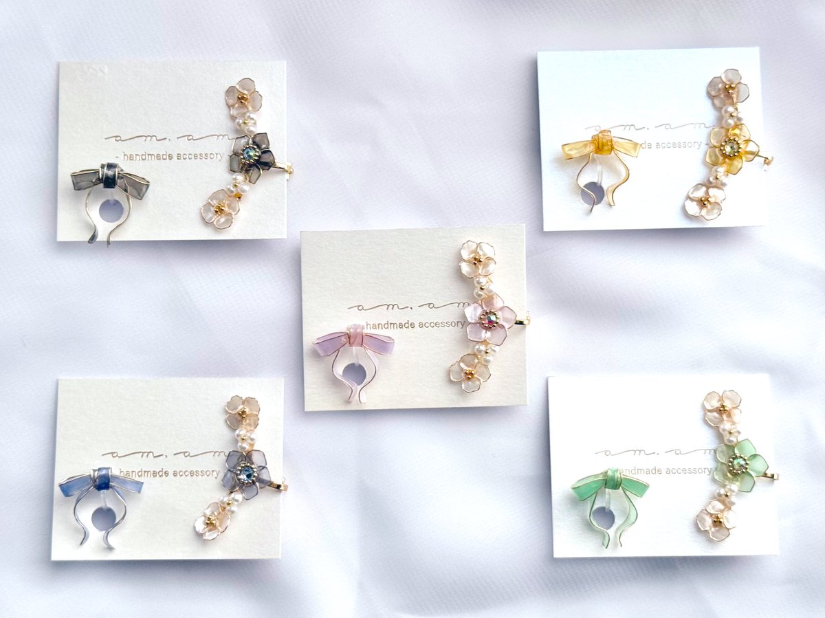 小さなお花とリボンの
イヤーカフセット🎀

本日からはじまったコトモノマルシェ様のイベントにお届けしました🎁

わたしのおすすめカラーは淡いパープルとグリーンです⸝⋆