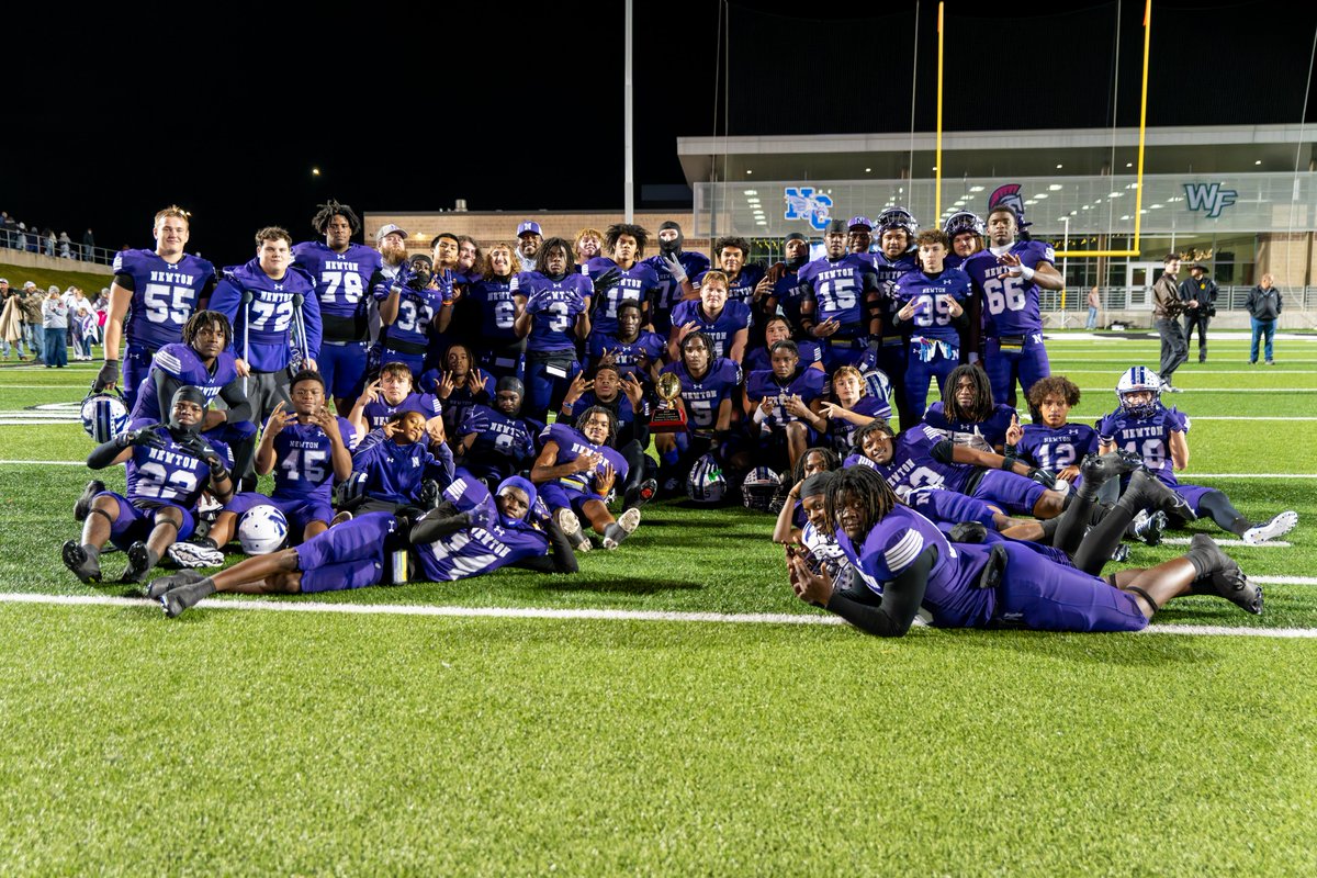 TaborisJoyceJr's tweet photo. #AGTG One Team One Dream One More Game! #NewtonEagles #NewtonvsWall #StateTitleGame #CowboysStadium #4MrLockdown @dctf @GPowersScout @MaxPreps @PrepRedzoneTX https://t.co/Hzx2oYcQZg