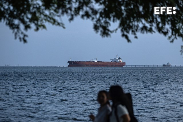 China apoya la petición de Venezuela de una reunión urgente del Consejo de Seguridad de la ONU.

efe.com/mundo/china-ve…