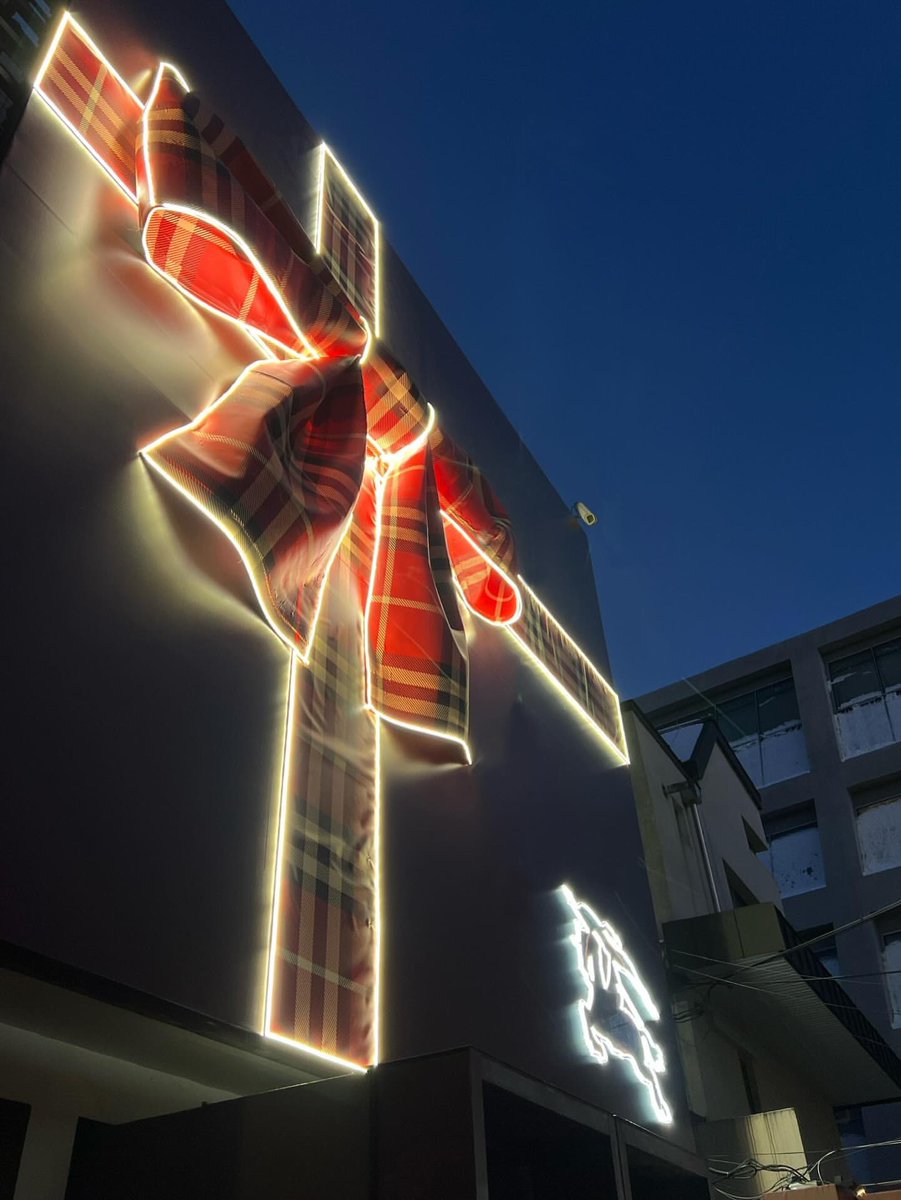 closed. rune tweet media