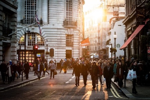 UK inflation falls to 3.2% as price pressures ease

UK inflation dropped to 3.2% in the year to November, down from 3.6% in October, marking its lowest level since March, according to the Office for National Statistics (ONS).

Read the full story here: insidermedia.com/news/national/…
