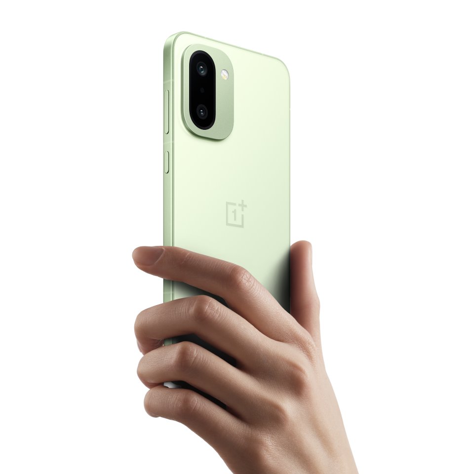 Tech_BABY_'s tweet photo. OnePlus 15R India launch

Snapdragon 8 Gen 5
6.83" AMOLED | 165Hz
7400mAh + 80W
50MP &amp; 8MP | 32MP
IP66/68/69
₹47,999+

No telephoto
No LTPO
Costlier than 13R
#OnePlus15R  #OnePlus13R  #launch https://t.co/2psB2SG1PB
