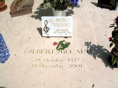 mariobianchi18's tweet photo. Il #18dicembre 2001 moriva François Gilbert Léopold Silly cioè #GilbertBecaud. "Monsieurs 100.000 volts" per l'energia che metteva in scena. Con la Piaf, Brel e Montand aveva fatto grande la canzone francese. Molti i suoi successi, da Le jour où la pluie viendra a Et maintenant. https://t.co/bELX2BKZvt