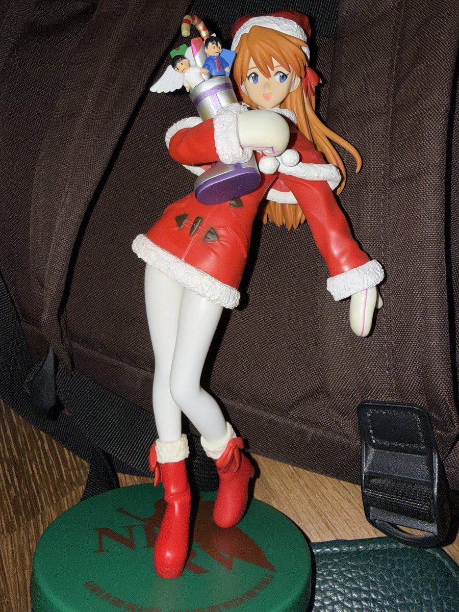 もうすぐクリスマス🎄なので、アスカサンタが幸せを運びます😁