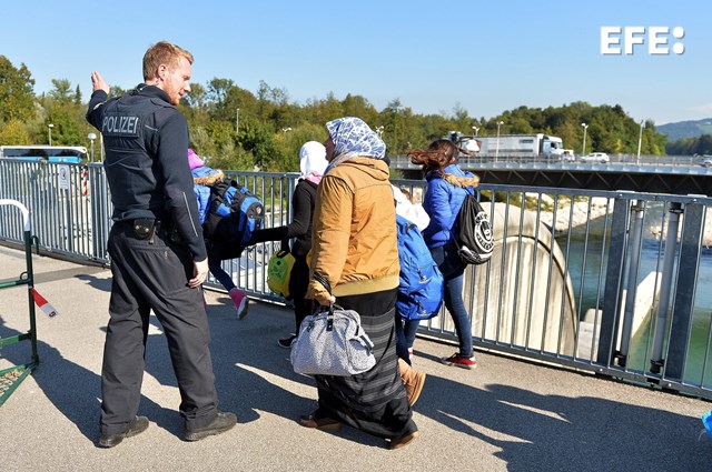 Hasta 304 millones de personas,  casi el 4 % de la población mundial, viven fuera del país en el que nacieron.

Así lo destaca la Organización Internacional para las Migraciones (OIM), coincidiendo con el Día Internacional de los Migrantes.

efe.com/mundo/2025-12-…