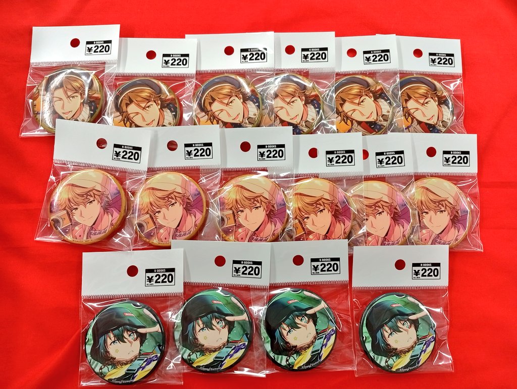 入荷情報】 エリオスライジングヒーローズ まねきねこ 缶バッジ ニコ