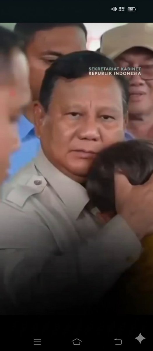 Pemerintahan Prabowo bersama TNI Mobilisasi semua sarana untuk suplay kebutuhan pangan dan air bersih di lokasi Bencana.
#PrabowoBersamaRakyat
#MenteriDesaPeduliBencana
#PemerintahDanTNITanggapBencana
#PendampingDesaBantuSumatera

<a href="/prabowo/">Prabowo Subianto</a>
<a href="/YandriSusanto/">Yandri Susanto</a>
<a href="/ArizaPatria/">Ariza Patria</a>