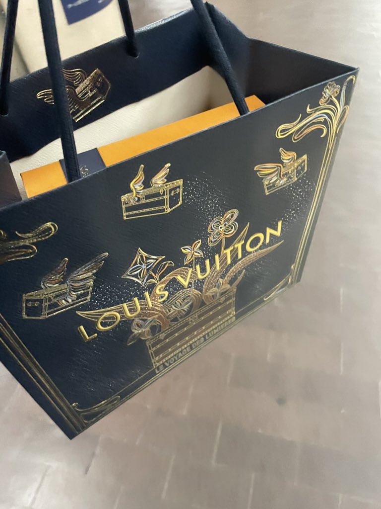 ⭐️LOUIS VUITTON⭐️美品(試着のみ)⭐️ VUITTON