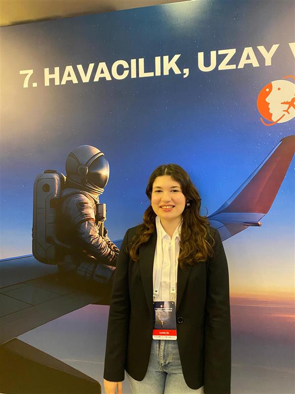 bakircayitbf's tweet photo. Öğrencimiz İlayda Tel, Prof. Dr. Mehmet Koyuncu danışmanlığında “Havacılık Öğrencilerinde Gönüllülük Faaliyetleri ve Psikolojik Dayanıklılığın CRM Becerileriyle İlişkisi” başlıklı araştırmasını, 7. Havacılık, Uzay ve Psikoloji Kongresi’nde sözlü bildiri olarak sunmuştur. https://t.co/4XPWePk8zW