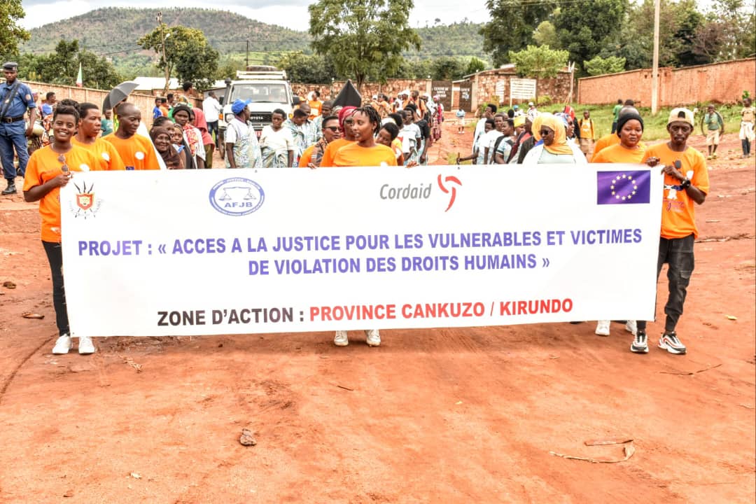 PButanyerera's tweet photo. 4/4 Au nom de l'administration Communale de Kirundo Joseph Nsabirabandi a exhorté la population à dénoncer les violences et à protéger les femmes, piliers des familles.
La cérémonie a été soutenue par GLID, @WorldVision, @Concern, @RippleEffectNGO, @SFBLSP_BURUNDI, #AFJB & #CAPAD https://t.co/0jHOJ416hm