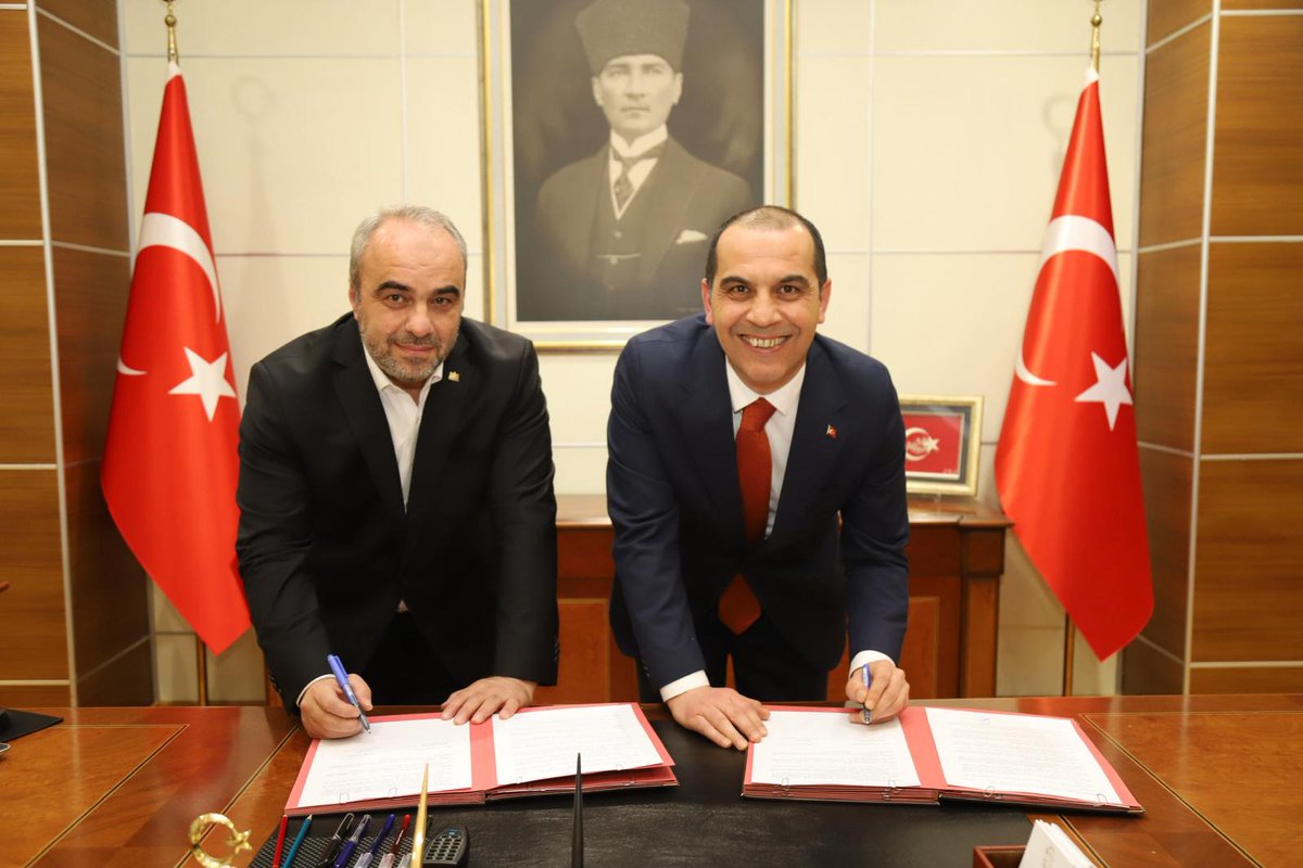 Genel Başkan Yardımcımız
Sedat Bika

Çankırı Valisi 
Mustafa Fırat TAŞOLAR İle 

Çankırı İl Özel İdaresinde Çalışan Memurlarımızı Kapsayan Sosyal Denge Sözleşmesini İmzaladı

Çalışanlarımız ve Aileleri İçin Hayırlı, Bereketli Olsun. 

#MücadeleninDestanıBaşarınınSırrı