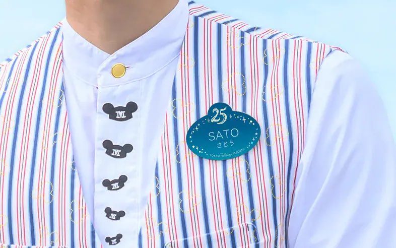 東京ディズニーシー25周年イベント期間中、キャストもジュビリーブルー