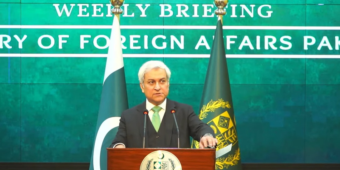 وزیر اعلی بہار کی جانب سے مسلمان خاتون کا حجاب زبردستی اُتارنے کا اقدام انتہائی تکلیف دہ ہے، پاکستانی دفتر خارجہ
مزید تفصیل بی بی سی اردو کے لائیو پیج پر: bbc.in/3YArPTc