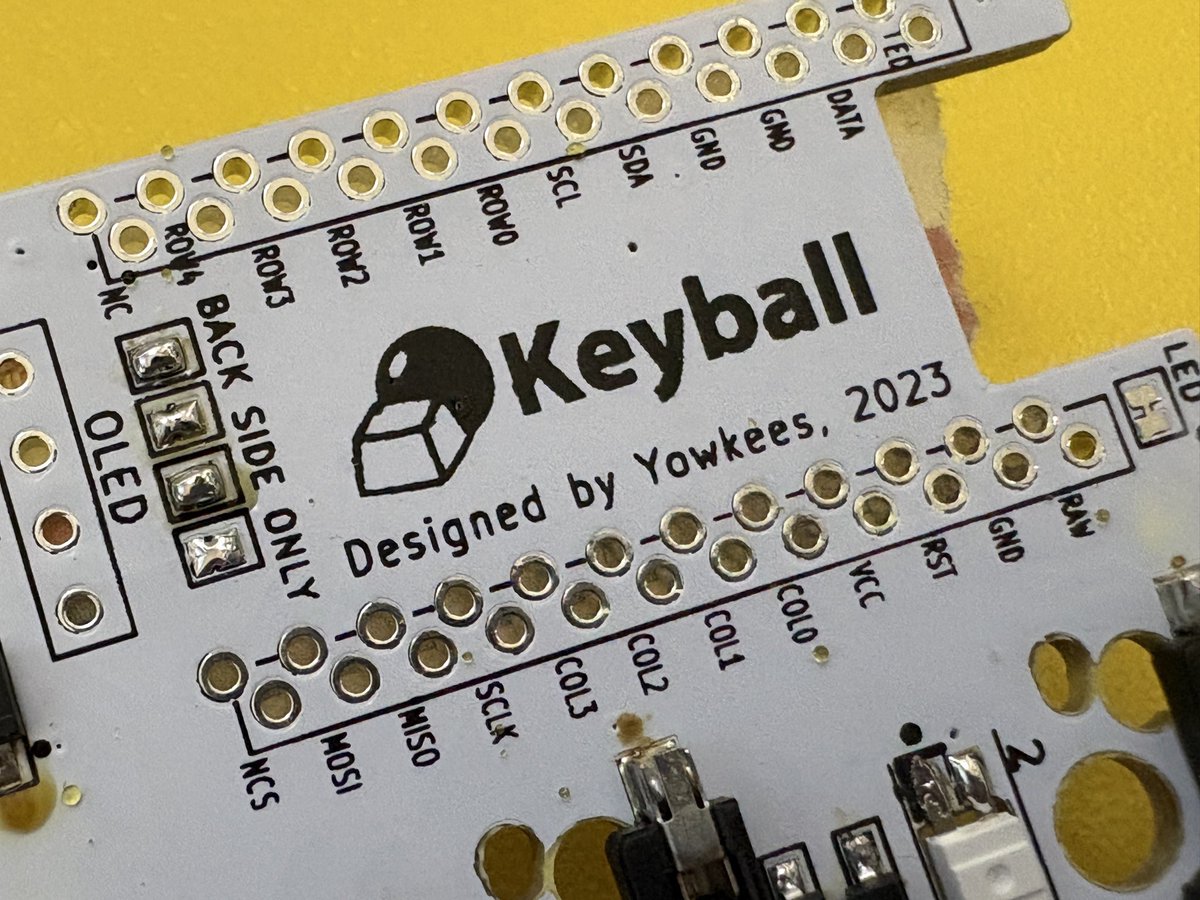 u0i_0i's tweet photo. 作業中 #Keyball61 https://t.co/gCDkTuOx1m