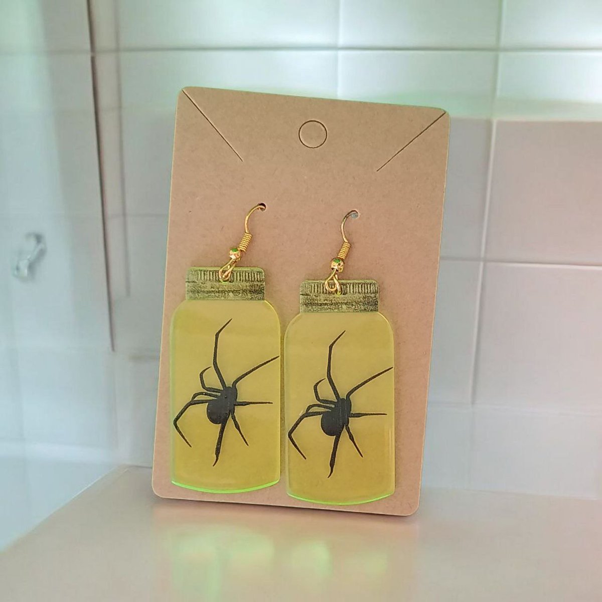 tokamadera_arte's tweet image. Buenos Días ☀️✨ Hoy es un buen día para destacar tu estilo con nuestros pendientes Modelo Spider. ¡Porque a veces, lo que necesitas es un toque de araña en tu look! 🕷️😉 #Tokamadera #EstiloÚnico
tokamadera.es/producto/pendi…