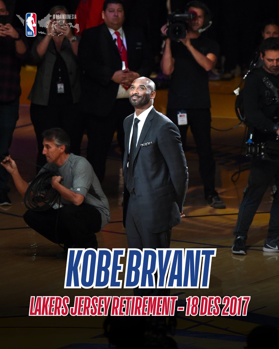 NBA_Indonesia's tweet image. Hari ini 8 tahun lalu, momen bersejarah Lakers resmi memensiunkan jersey Kobe Bryant. Nomor 8 dan 24 diabadikan selamanya. Mamba Forever 🐍🏀

#NBAOffCourt