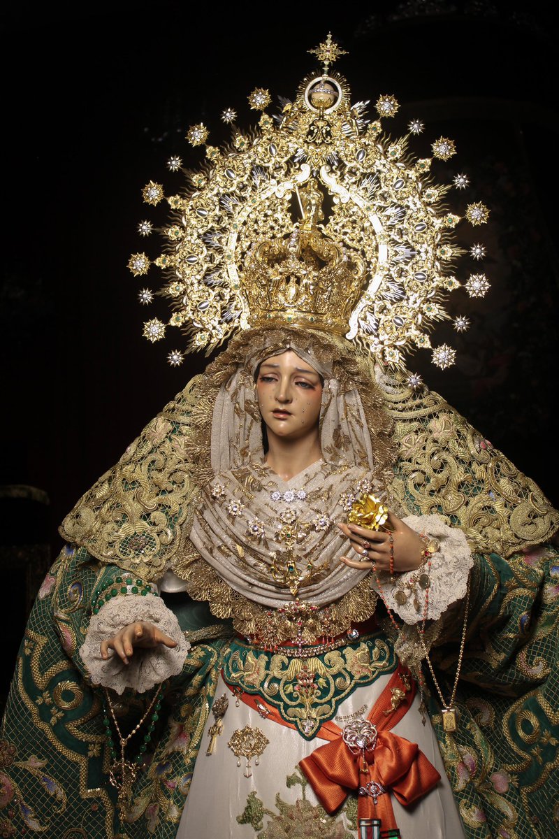 EsperanzaHdad's tweet photo. BESAMANOS | María Santísima de la Esperanza para su devoto besamanos.

Es 18 de diciembre. María Santísima de la Esperanza ya tiende de nuevo su mano a Córdoba a la espera de recibir a todos sus devotos en el día de su festividad.

📷 Pedro Expósito https://t.co/se7CTuruon