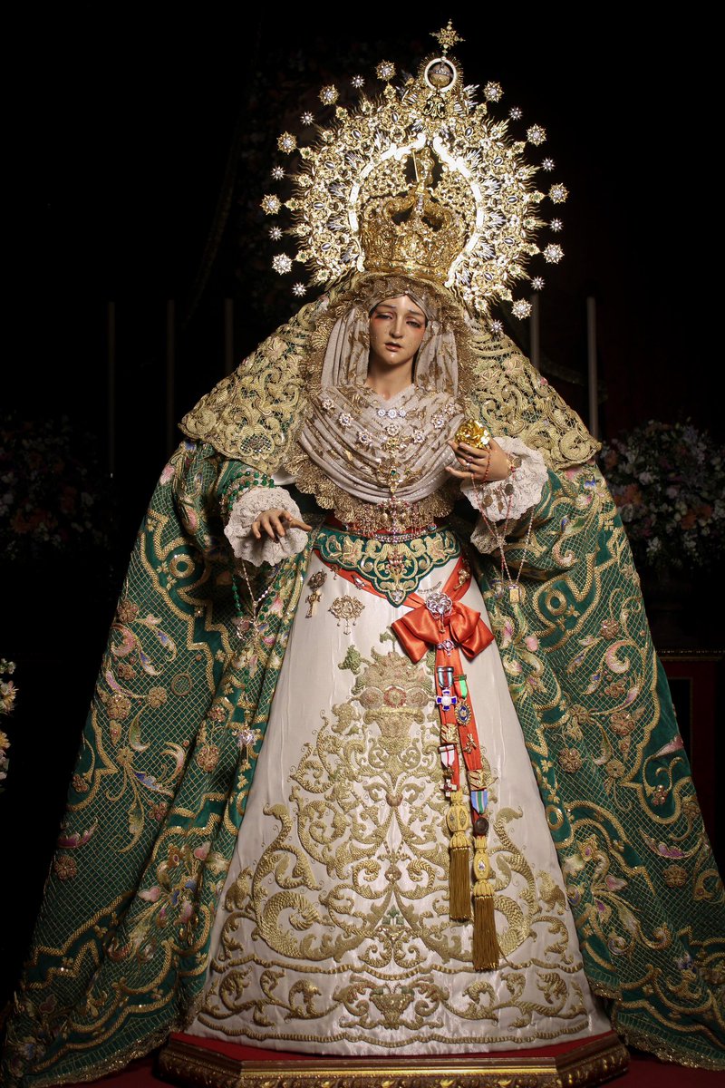 BESAMANOS | María Santísima de la Esperanza para su devoto besamanos.

Es 18 de diciembre. María Santísima de la Esperanza ya tiende de nuevo su mano a Córdoba a la espera de recibir a todos sus devotos en el día de su festividad.

📷 Pedro Expósito