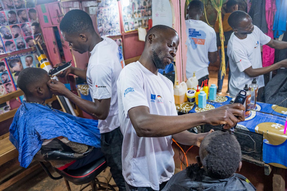 Migration is driven by opportunity, not desperation. 
Through the Better Migration Management Programme, we support community-led, rights-based approaches that help people make informed choices. #InternationalMigrantsDay 🔗 ow.ly/Cx9p50XKYWh