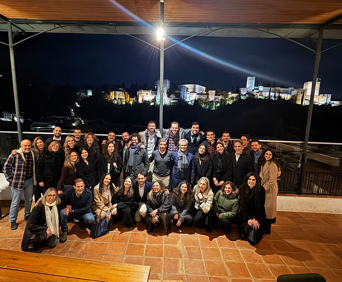 Daniel Muñoz tweet media