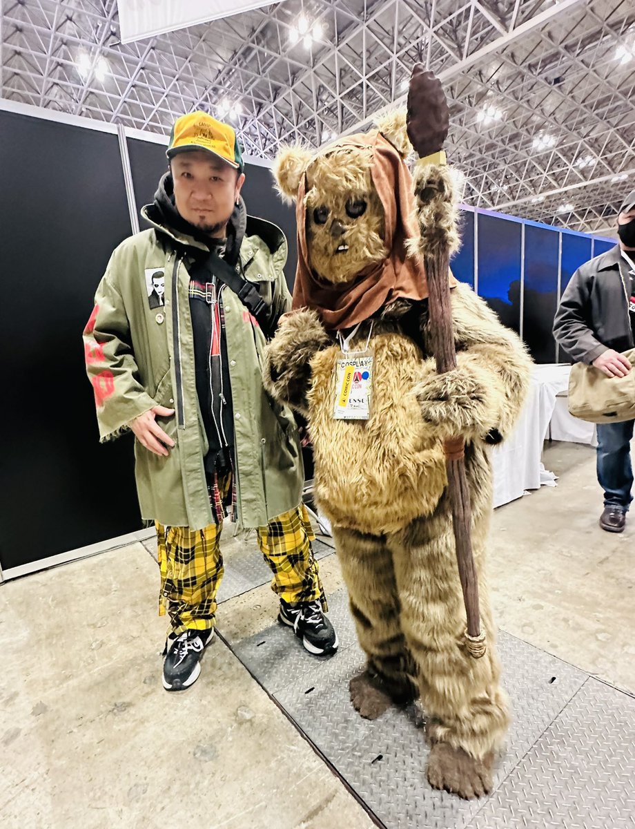 Hideostar's tweet photo. パスぶらさげてるイウォークに会えたw
#tokyocomicon https://t.co/BAddxCD30N